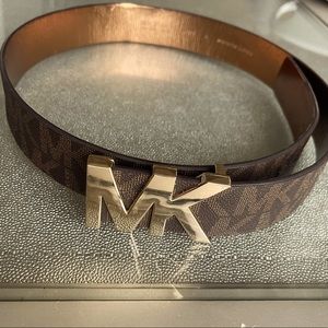 Michael kors belt 🤎🤎🤎🤎